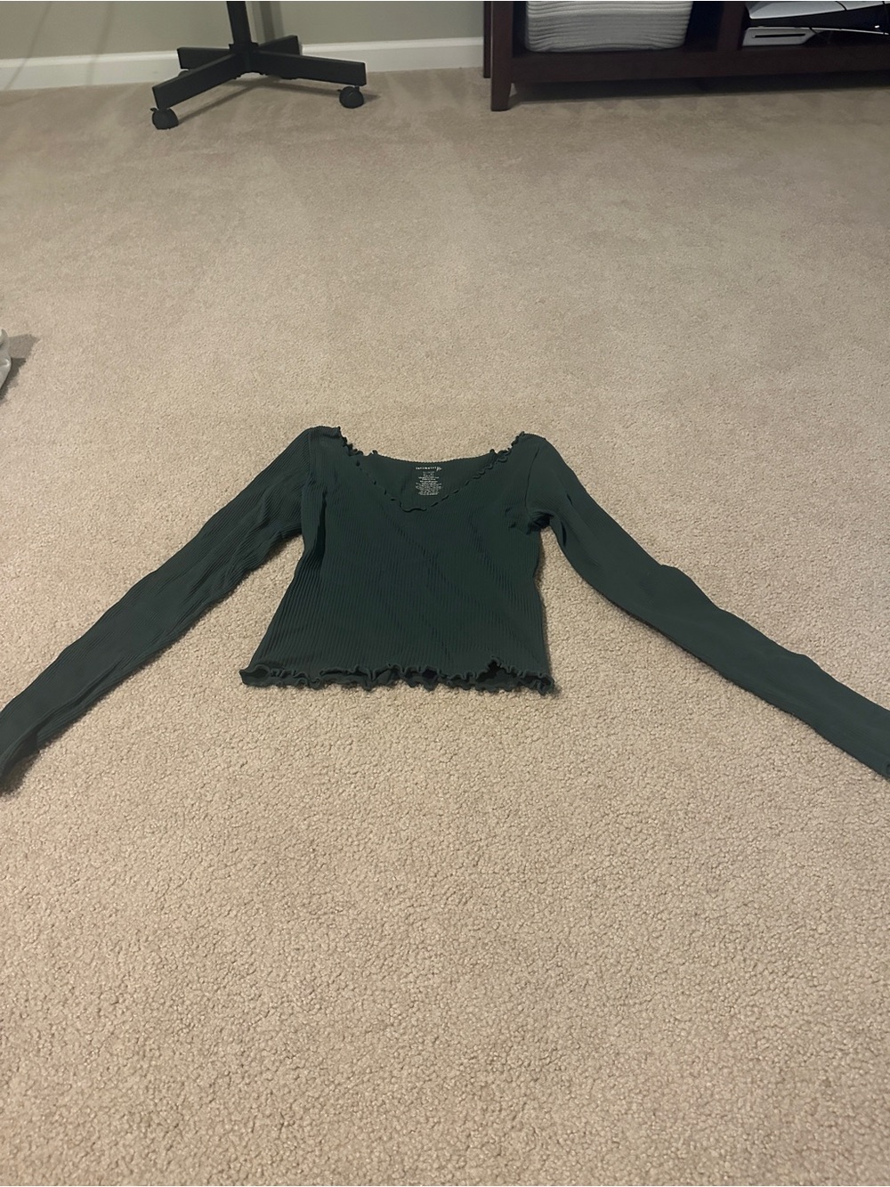 Free People Dark Green Ribbed V-Neck Lettuce-Edge Long Sleeve Crop Top